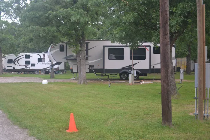 Lonestar RV Park Picture 8