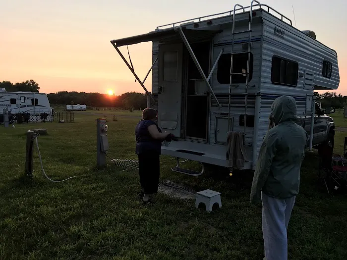 Dongola Campground Picture 8