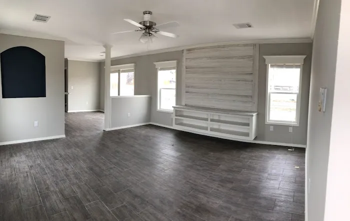 Valley Wood Mobile Home community Picture 4