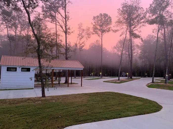 Woodland Creek RV Park Picture 9