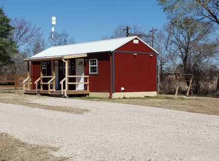 The Old Homeplace RV Park / Village