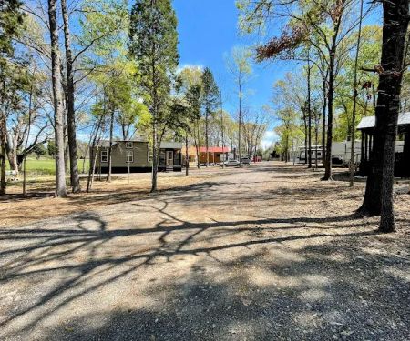 Los Pines Tiny Home & RV Community