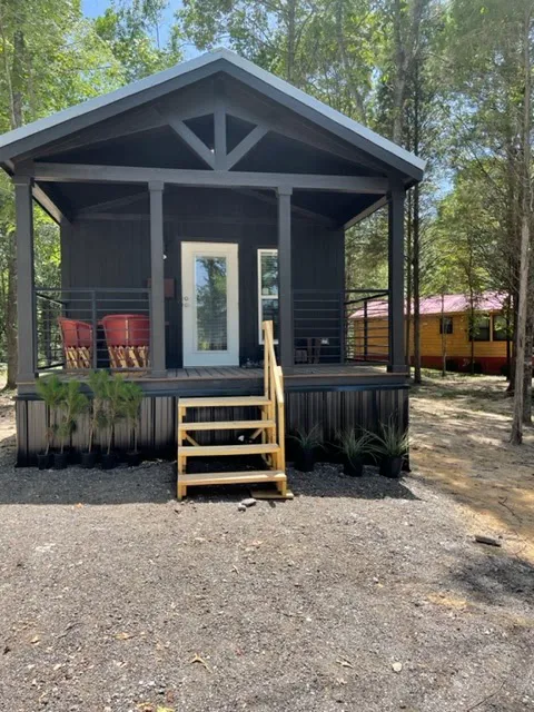 Los Pines Tiny Home & RV Community Picture 6