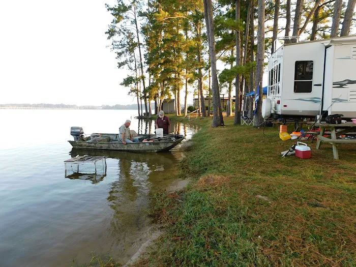 Flat Creek Marina and RV Camping Picture 8