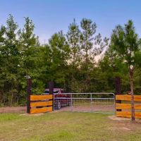 The Outside Inn Tree Farm & Mill ico