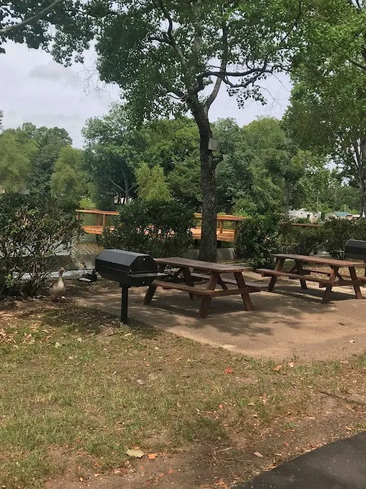 Lakewood Village Mobile Home Park Picture 10
