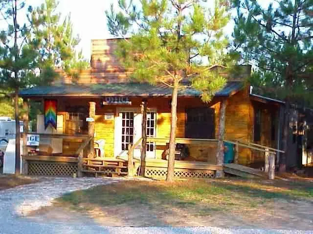Sylamore Creek Camp Picture 4