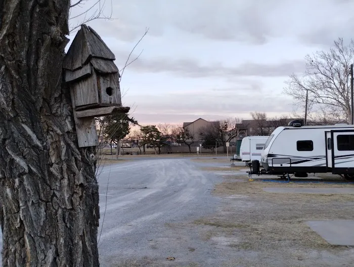 Plaza RV and Trailer Park Picture 3