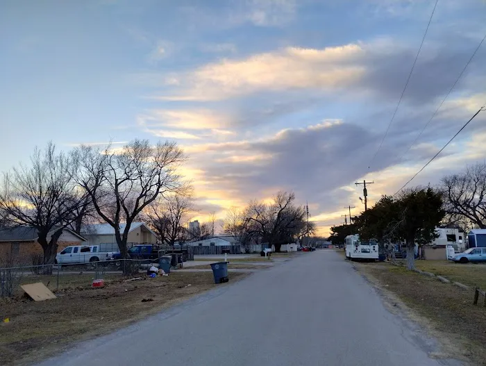 Plaza RV and Trailer Park Picture 2