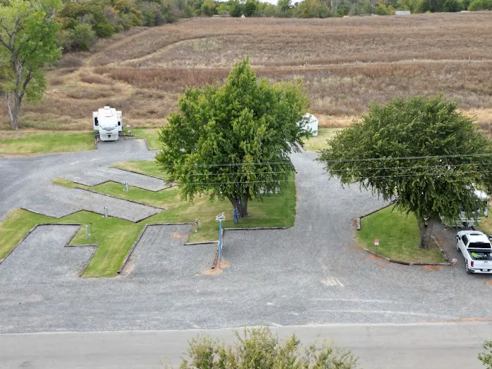 Shortys Hookups RV Park Picture 5