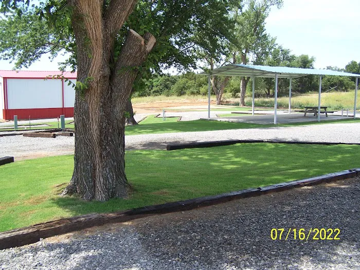 Shortys Hookups RV Park Picture 4
