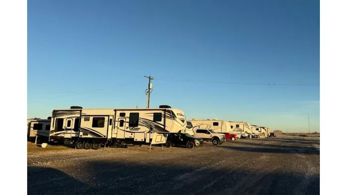 Kingfisher RV Park & Storage Picture 5