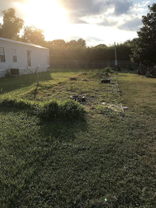Cajun Grav Mobile Home Park Picture 10