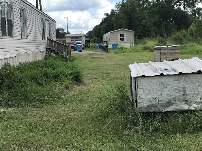 Cajun Grav Mobile Home Park Picture 8