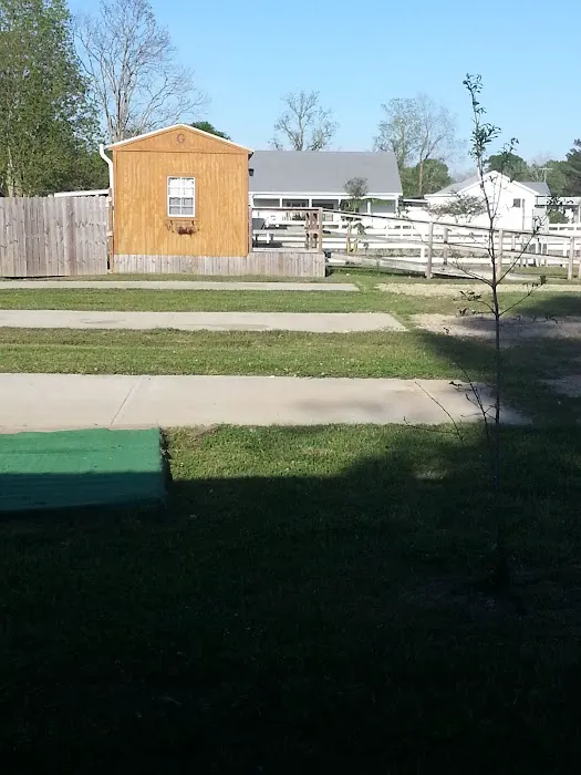 Lisa's RV Park Picture 7