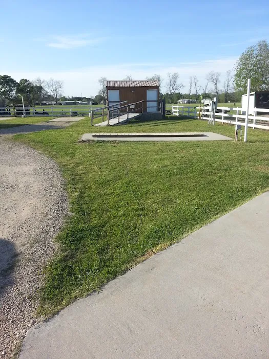 Lisa's RV Park Picture 9