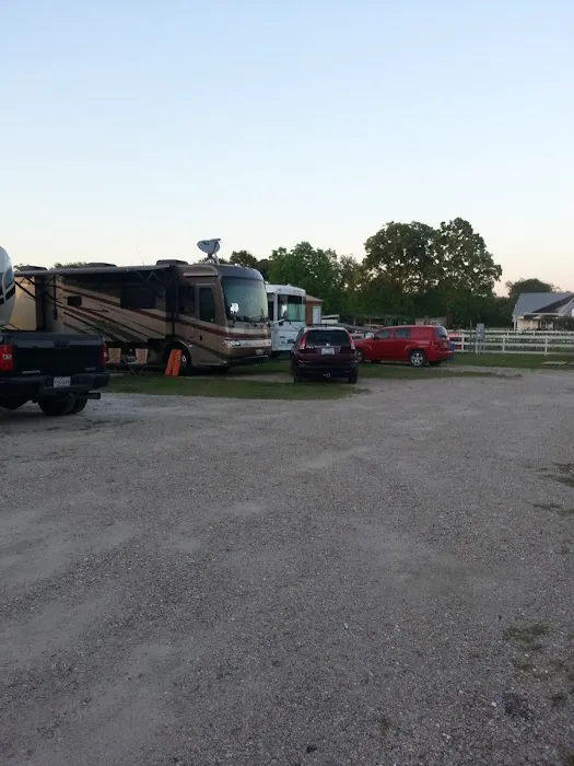 Lisa's RV Park Picture 8