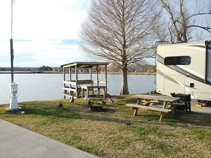 Poche's Rv Park & Fish-N-Camp Picture 10