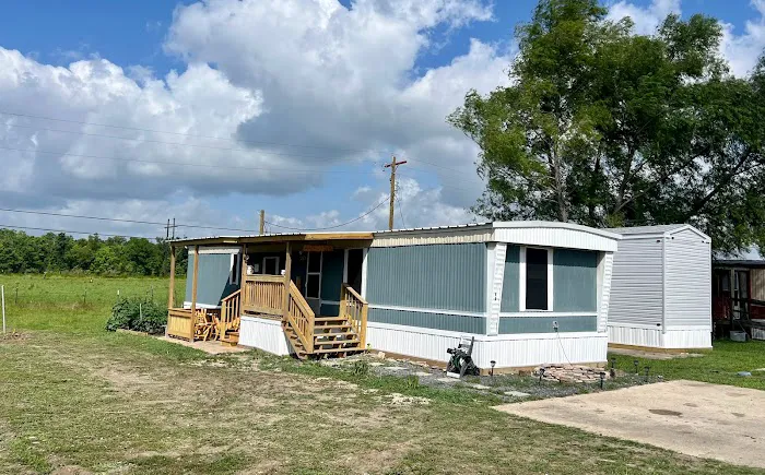 Château Maison Manufactured Housing Community Picture 4