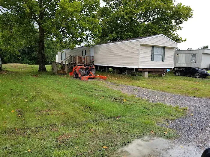 Bridgewood Mobile Home Park Picture 4