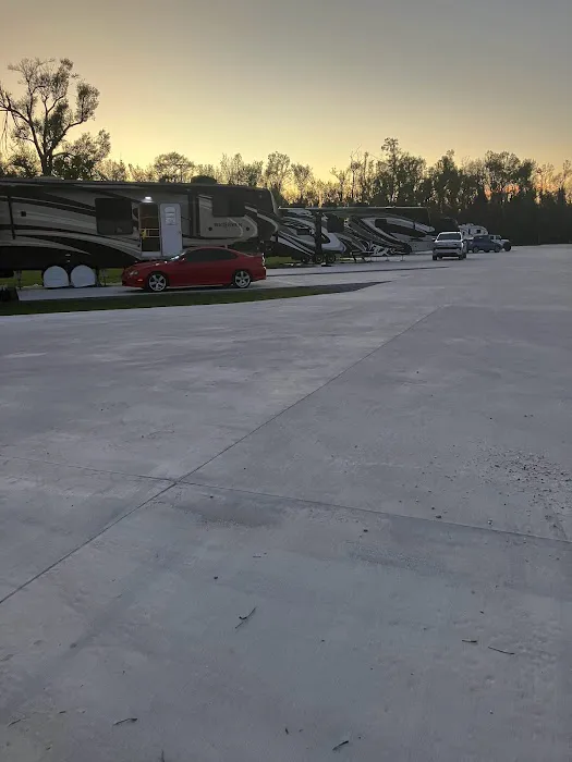 Houma Leisure RV Park Picture 3