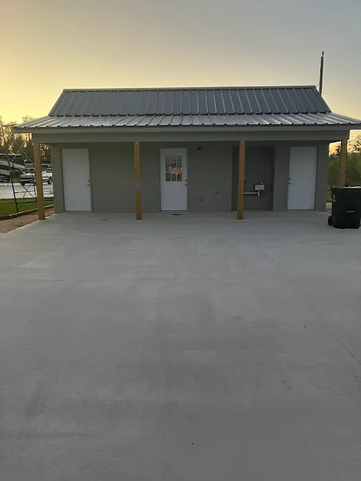 Houma Leisure RV Park Picture 4