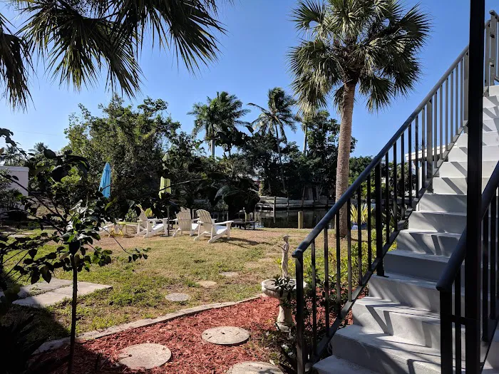 Palm Lake Mobile Home Park Picture 3