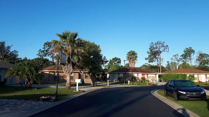 Tall Oaks of Naples Picture 1