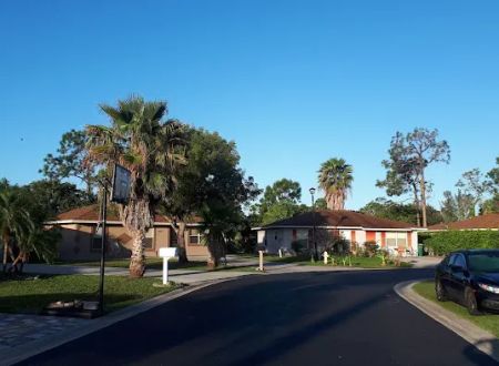 Tall Oaks of Naples