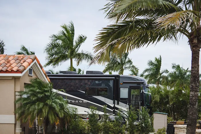 Naples Motorcoach RV Resort Picture 4