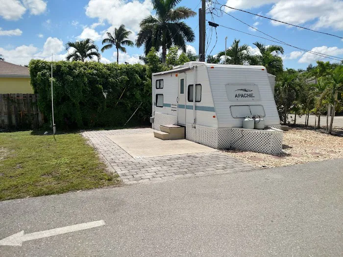 Naples Mobile Home & RV Park Picture 6