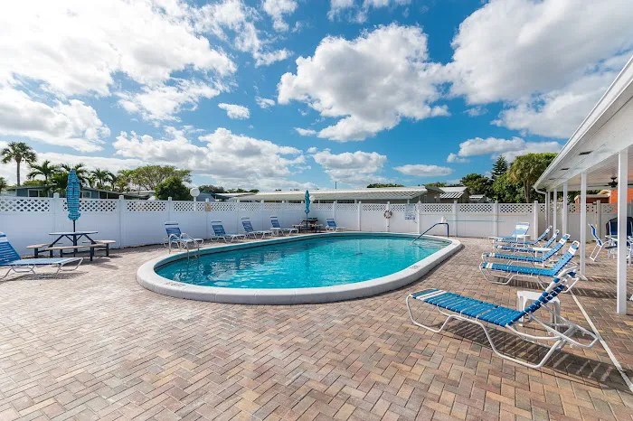 Tidewater 55+ Lifestyle Community Picture 4