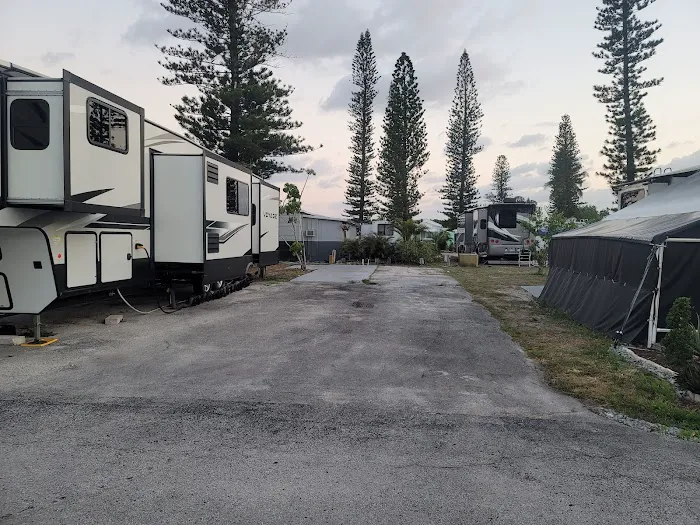 Highland Pines RV Resort Picture 10