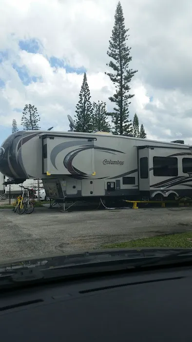 Highland Pines RV Resort Picture 9