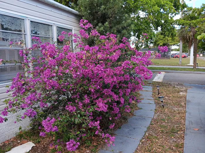 Country Knolls Picture 5