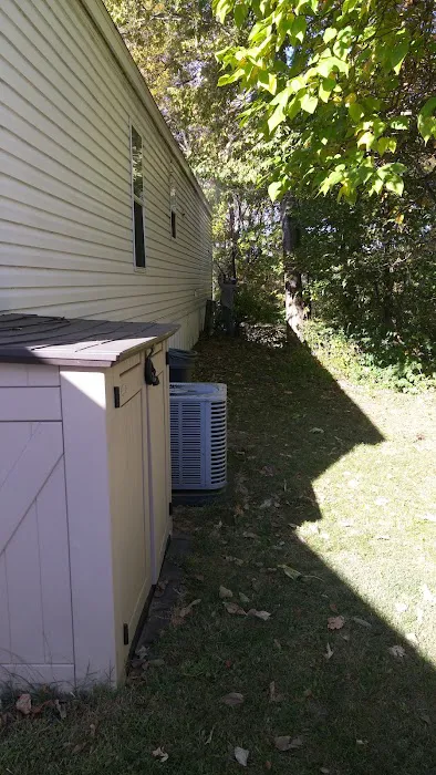 Woodland Acres Pointe Mobile Home Park Picture 1
