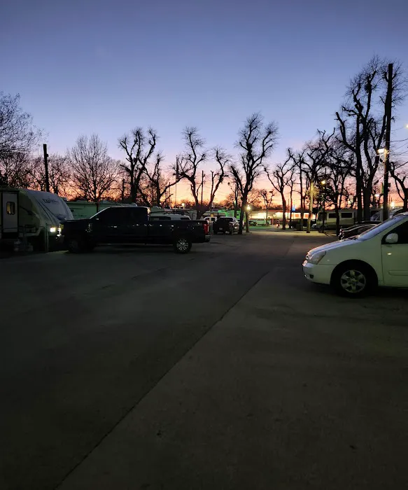 Good Luck RV Park Picture 9