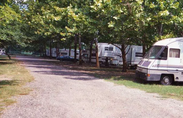 Dallas Hi Ho RV Park Picture 5