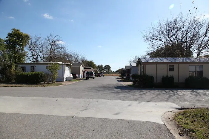 Forest Glenn Mobile Home Community Picture 9