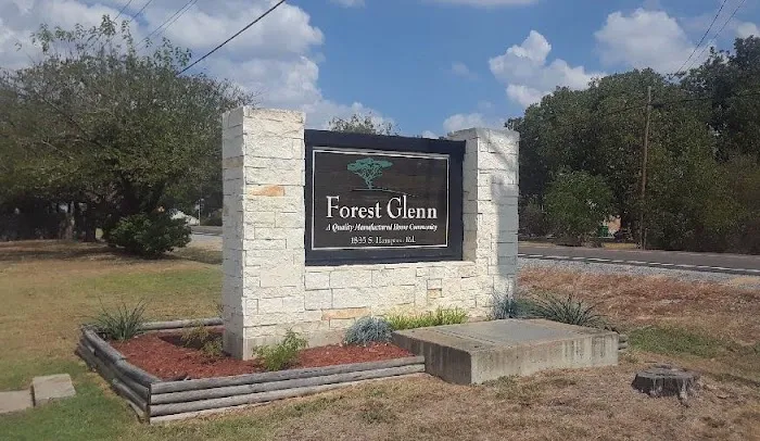 Forest Glenn Mobile Home Community Picture 3