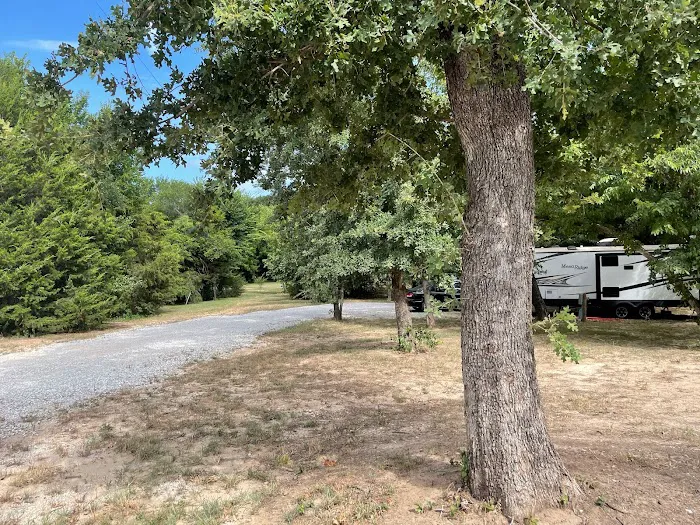 Campfire RV Park Picture 3
