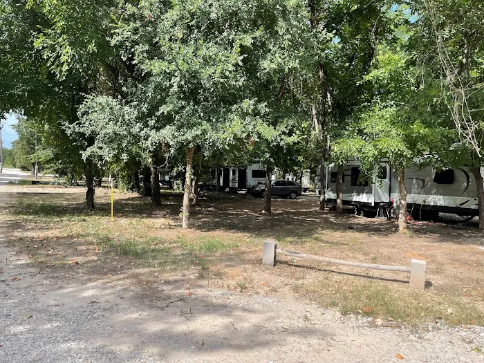 Campfire RV Park Picture 8