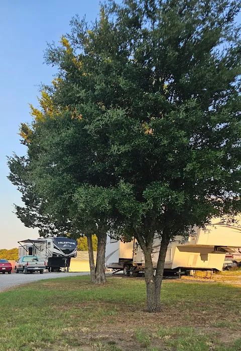 MIMOSA VALLEY RV PARK Decatur TX Gated LONG-TERM RV parking BY APPOINTMENT Picture 3