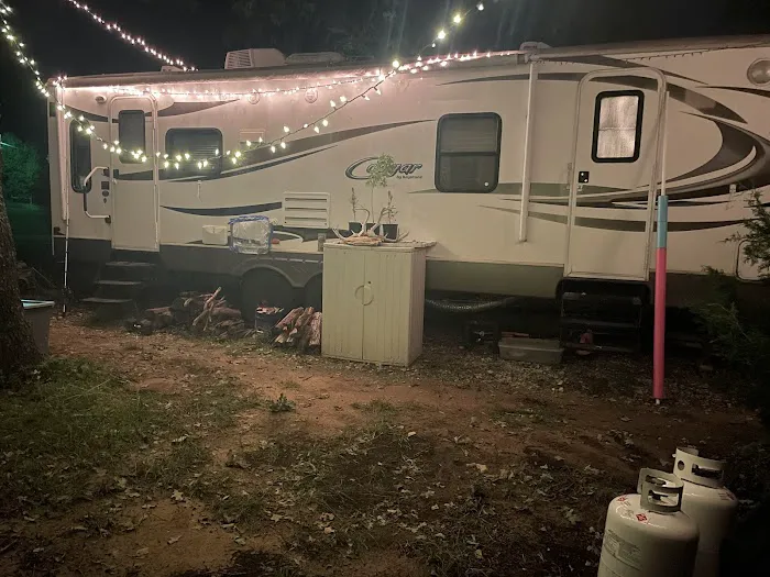 Shady Oaks RV Park Picture 2
