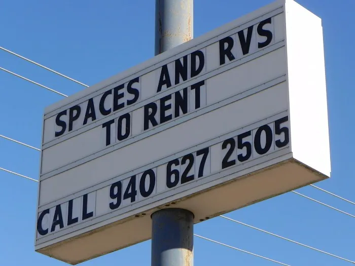 Alvord Oaks RV Park Picture 2