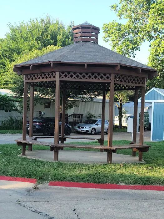 Riveridge Mobile Home Park Picture 3