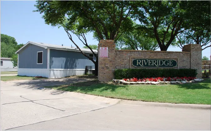 Riveridge Mobile Home Park Picture 2