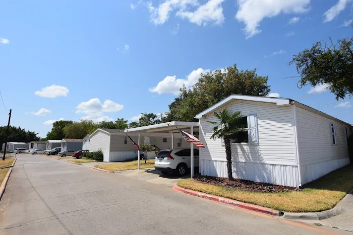 Grand Place Manufactured Home Community Picture 5