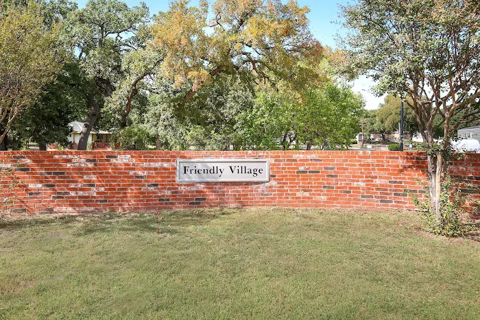 Friendly Village Arlington Picture 10