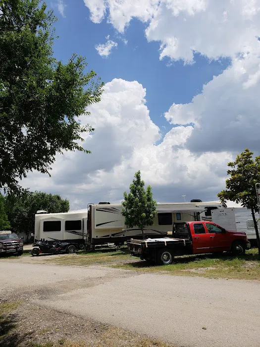 Fowler's RV Park Picture 8